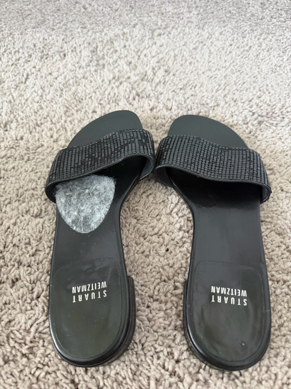 Stuart Weitzman crystal-embellished flat thong sandals in black leather. - Picture 2 of 6